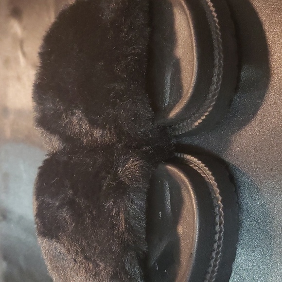 Steve Madden Black Faux Fur Plush Slides - Picture 3 of 5